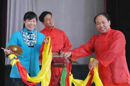 村里老人过世帮忙抬棺好不好
